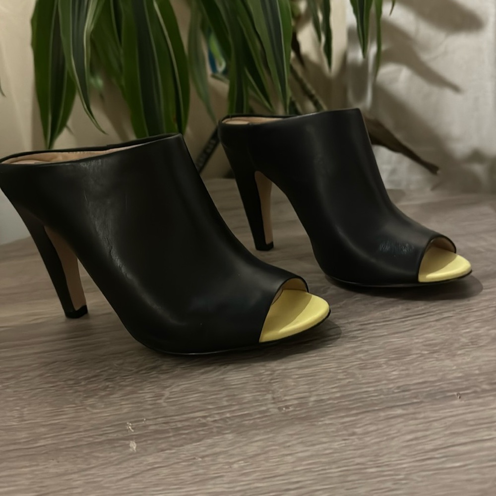 French Connection Randy Leather Mule. Size 38